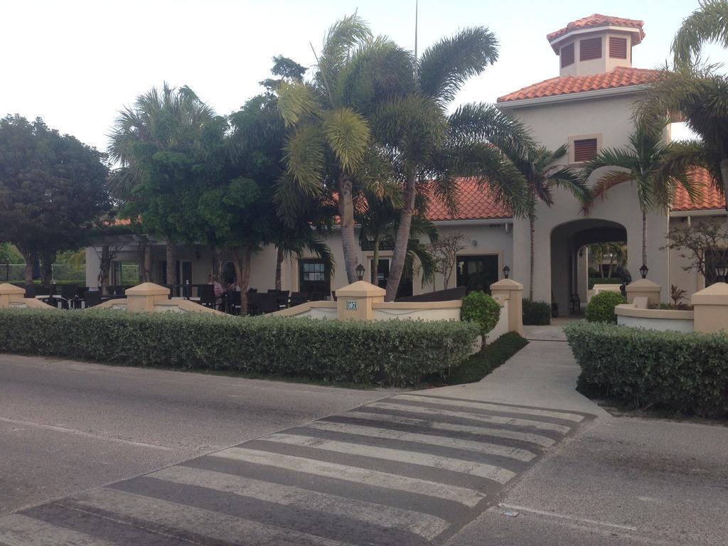 Hotel La Vista Azul Turtle Cove Exterior photo