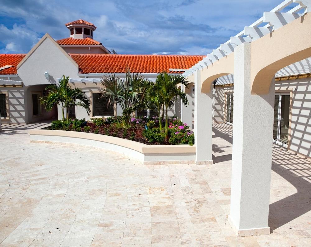 Hotel La Vista Azul Turtle Cove Exterior photo